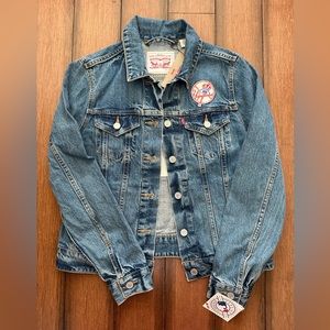 Levi’s New York Yankees Denim Trucker Jacket